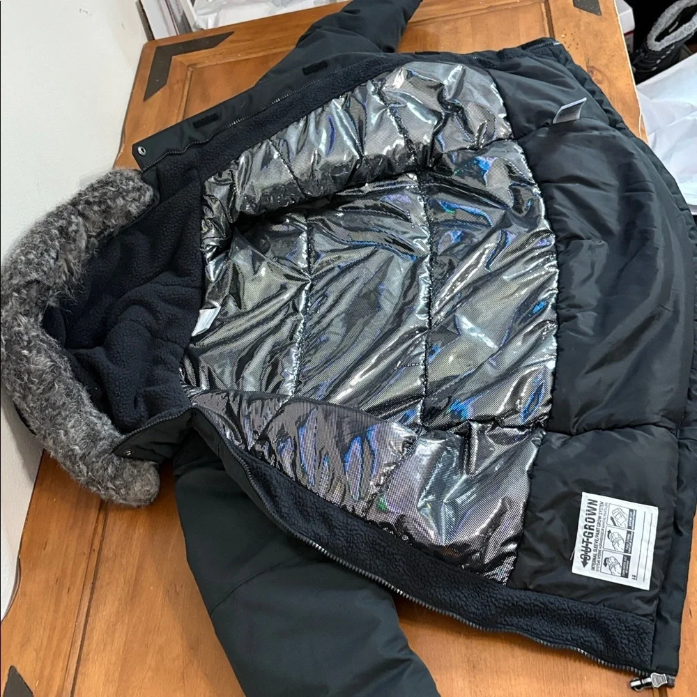 Columbia OmniTech Black Parka  with Faux Fur Trim Size Large